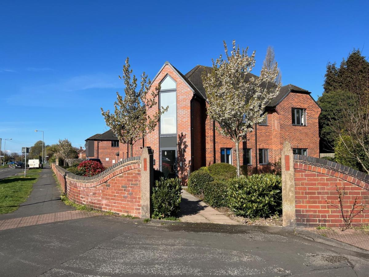 Cross Court, Stafford By Bell Apartments מראה חיצוני תמונה