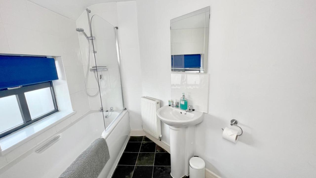 Cross Court, Stafford By Bell Apartments מראה חיצוני תמונה