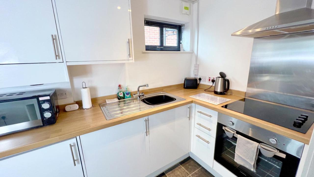 Cross Court, Stafford By Bell Apartments מראה חיצוני תמונה